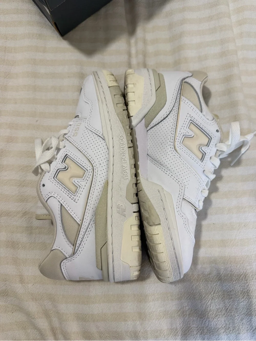 New Balance Woman White & Cream 550 Lace-Up Sneakers